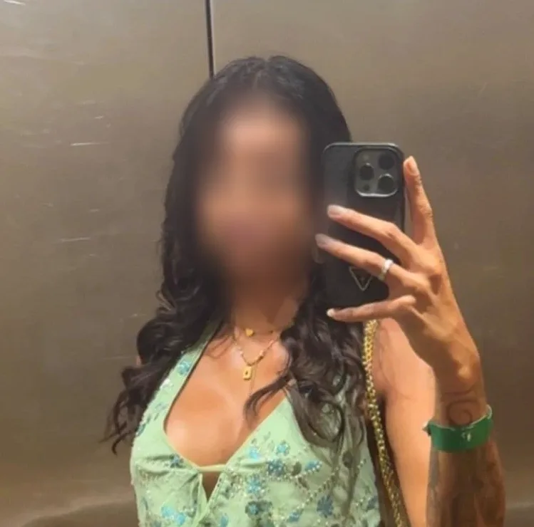 Amina, 23