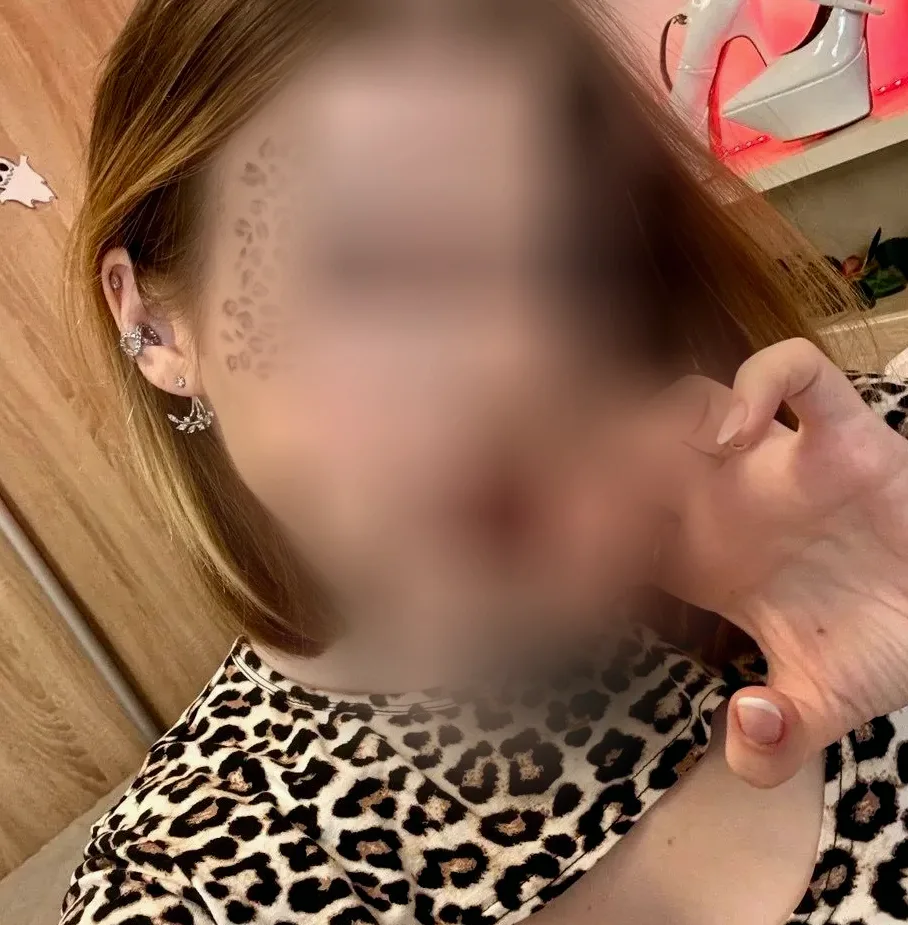 Aurora, 22