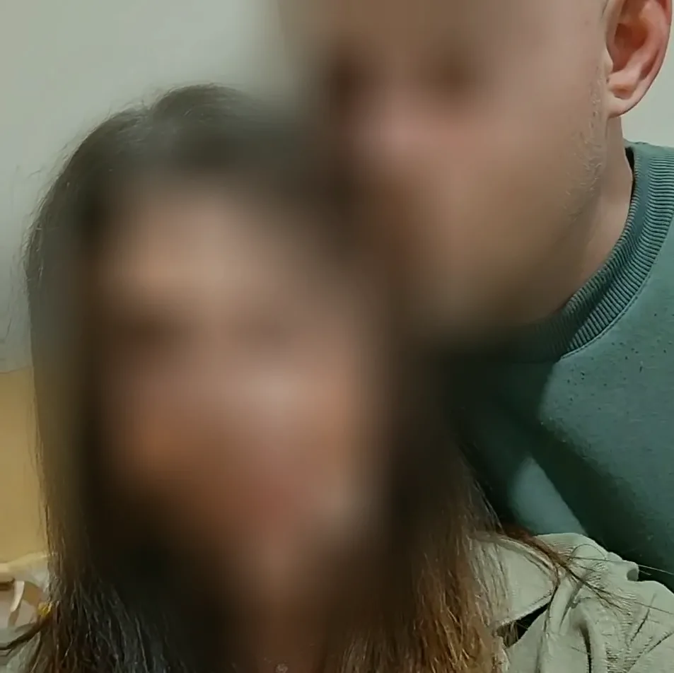 Elina, 32